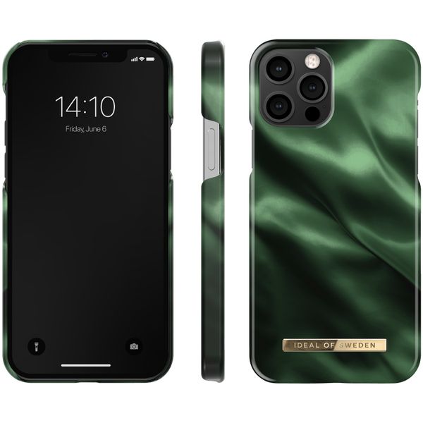 iDeal of Sweden Fashion Backcover iPhone 12 (Pro) - Emerald Satin