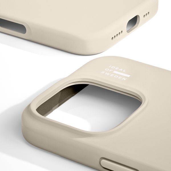 iDeal of Sweden Silicone Case met MagSafe Apple iPhone 16 Pro Max - Cloud Dancer