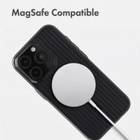 Accezz Lite Case with MagSafe | Fluted | Apple iPhone 15 Pro - Black