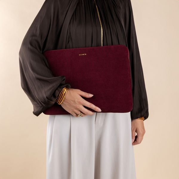 Selencia Corduroy Laptophoes 13-14 inch - Laptopsleeve - Deep Burgundy