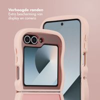 Selencia Wavy Backcover met MagSafe Samsung Galaxy Z Flip 6 - Soft Pink