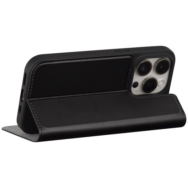 dbramante1928 Oslo Bookcase Apple iPhone 15 Pro - Zwart