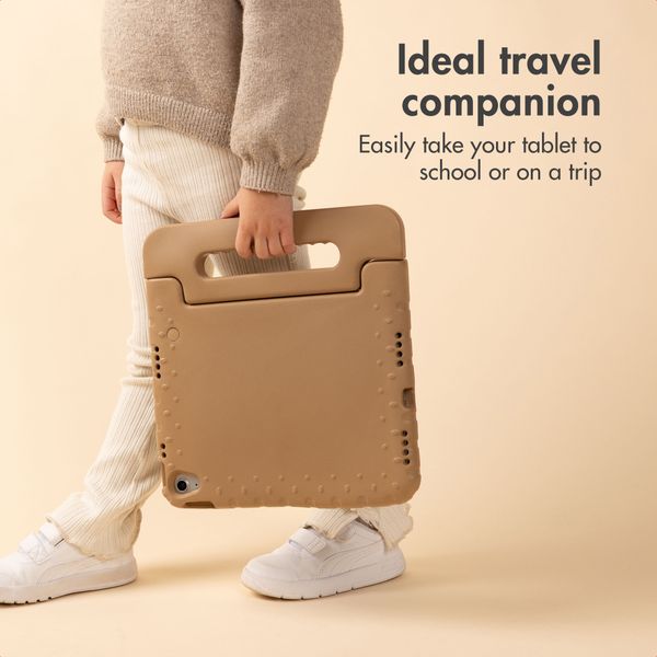 imoshion Kids-Proof Back Cover with Handle Apple iPad 9 (2021) 10.2 inch / iPad 8 (2020) 10.2 inch / iPad 7 (2019) 10.2 inch - Beige