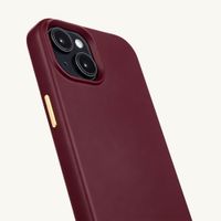Selencia Rivièra MagSafe Backcover met afneembare haakjes Apple iPhone 15 - Bold Burgundy