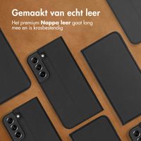 Accezz Premium Leather Slim Bookcase Samsung Galaxy S22 - Zwart