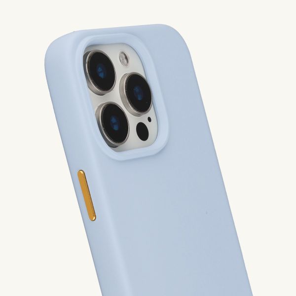 Selencia Rivièra MagSafe Backcover met afneembare haakjes voor de Apple iPhone 15 Pro - Powder Blue + Lova Polskoord - Burgundy