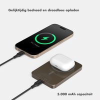 Selencia Vivid Powerbank 5.000 mAh - Draadloze Powerbank - Geschikt voor MagSafe en Qi - Desert Gold / Wavy Swirl Pink Plum