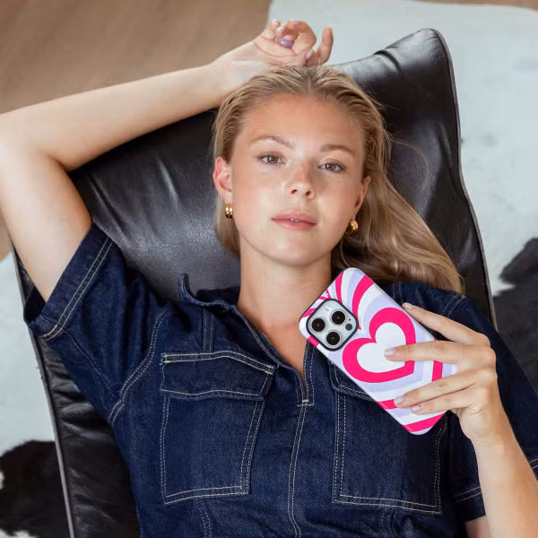 Selencia Vivid Backcover met MagSafe Apple iPhone 13 - Double Hearts Rubine Red Lilac