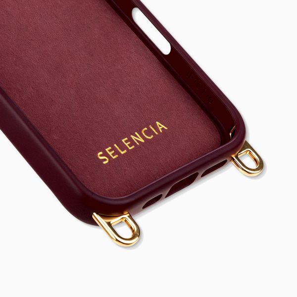 Selencia Rivièra MagSafe Backcover met afneembare haakjes Apple iPhone 16 Pro - Bold Burgundy