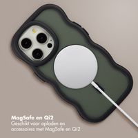 Selencia Wavy Backcover met MagSafe Apple iPhone 14 Pro - Zwart