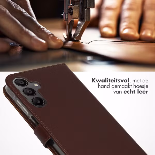 Selencia Echt Leren Bookcase Samsung Galaxy A15 (5G/4G) - Donkerbruin