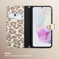 Selencia Sabi Bookcase met Panterprint Samsung Galaxy A35 - Soft Ivory