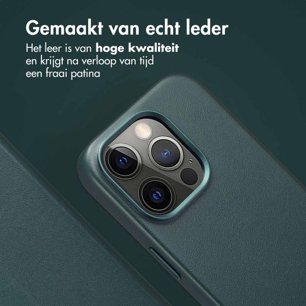 Accezz Leather Bookcase 2-in-1 met MagSafe Apple iPhone 15 Pro - Cedar Green