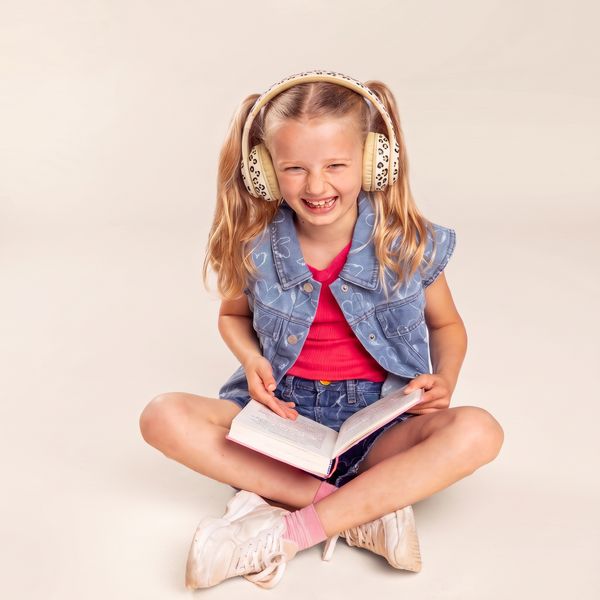 imoshion Special Edition - Draadloze Kinderkoptelefoon met Panterprint LED Light - Decibelbegrenzer - Met AUX kabel - Leopard