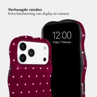 Selencia Vivid Wavy Backcover met MagSafe Apple iPhone 17 Pro - Happy Dots Burgundy