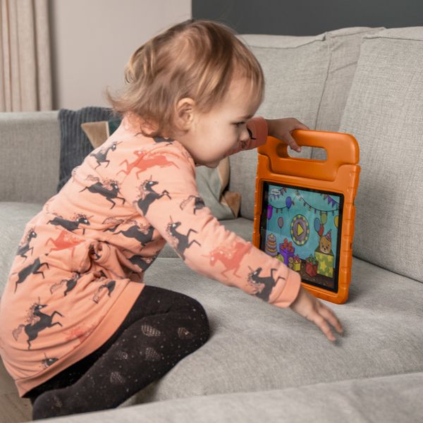 imoshion Kidsproof Backcover met handvat iPad 7 (2019) / iPad 8 (2020) / iPad 9 (2021) 10.2 inch - Oranje