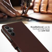 Selencia Echt Leren Bookcase Samsung Galaxy A15 (5G/4G) - Donkerbruin