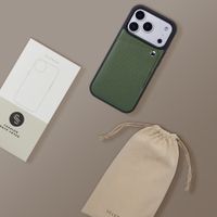 Selencia Riva Backcover met Pashouder Apple iPhone 17 Pro - Sage Green