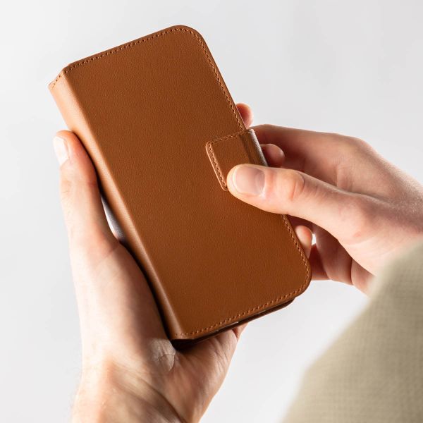 Accezz 2-in-1 Leather Bookcase with MagSafe Apple iPhone 16 Pro Max - Sienna Brown