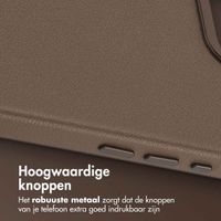 Accezz MagSafe Leather Backcover Apple iPhone 16e - Coffee Brown