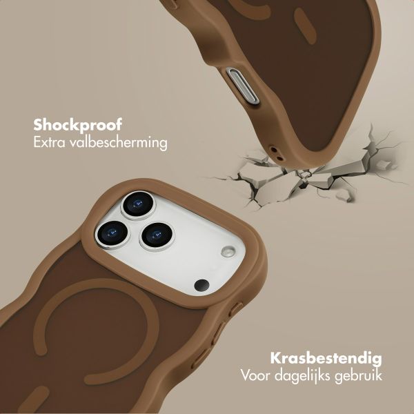Selencia Wavy Backcover met MagSafe Apple iPhone 17 Pro Max - Mocha Brown