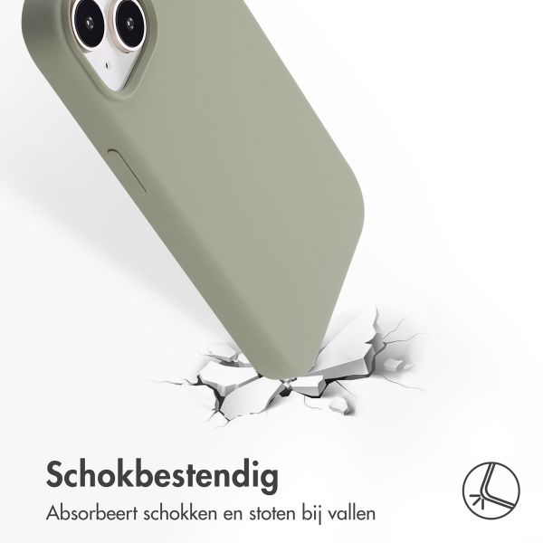 Accezz Liquid Silicone Backcover met MagSafe Apple iPhone 15 - Cooper Green