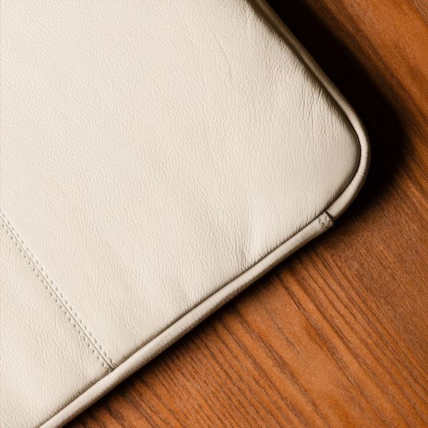 Accezz Leather Laptop hoes met rits 13-14 inch - Laptopsleeve - Beige