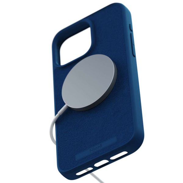 Njorð Collections Suède Comfort+ Case MagSafe iPhone 15 Pro Max - Blue