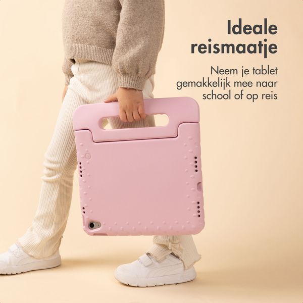 imoshion Kidsproof Backcover met handvat Apple iPad 11 (2025) 11 inch A16 / iPad 10 (2022) 10.9 inch - Lichtroze
