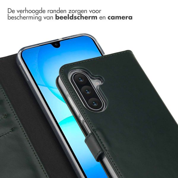Selencia Echt Leren Bookcase Samsung Galaxy A17 - Groen