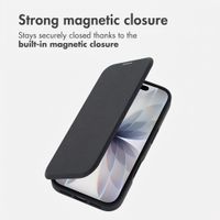 imoshion Transparent Bookcase with MagSafe Apple iPhone 17 - Black