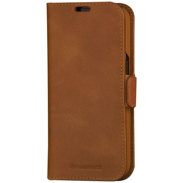 dbramante1928 Copenhagen Bookcase Apple iPhone 15 Pro - Bruin