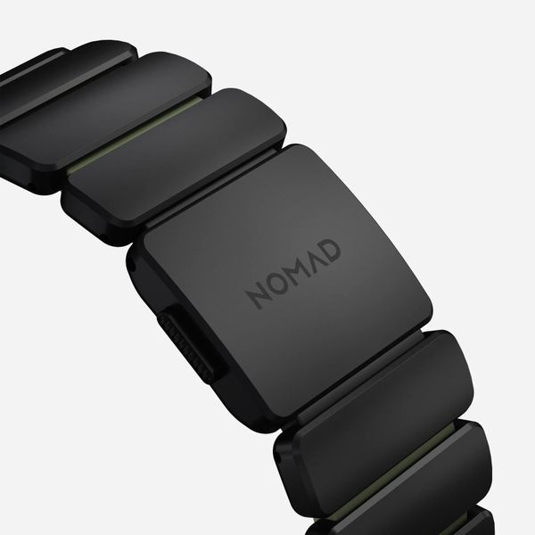 Nomad Stratos Band Apple Watch | 44/45/46/49 mm - Forest Green / Black Titanium