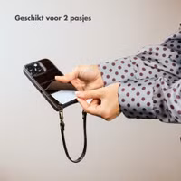 Selencia Nova Real Leather Backcover met Koord en Pashouder Apple iPhone 15 - Dark Chocolate