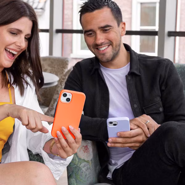 Accezz Liquid Silicone Backcover Apple iPhone SE (2022 / 2020) / 8 / 7 - Nectarine