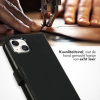 Selencia Echt Lederen Bookcase iPhone 15 - Zwart