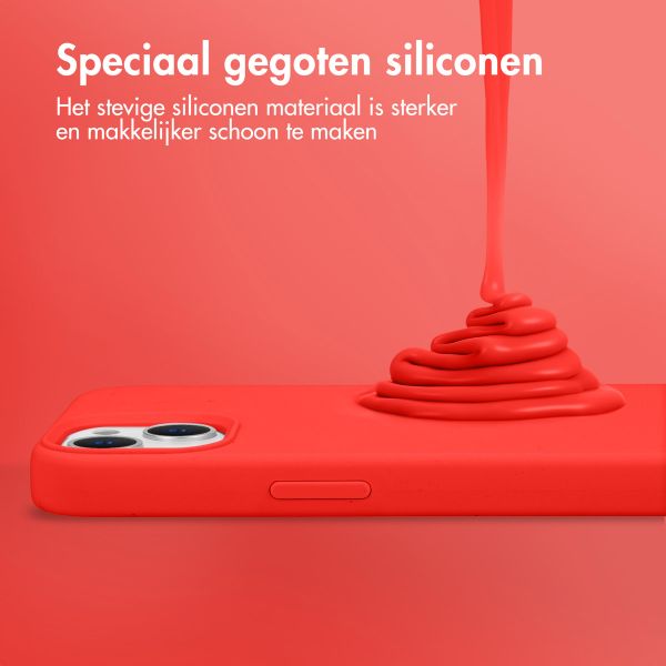 Accezz Liquid Silicone Backcover met MagSafe Apple iPhone 15 Plus - Rood