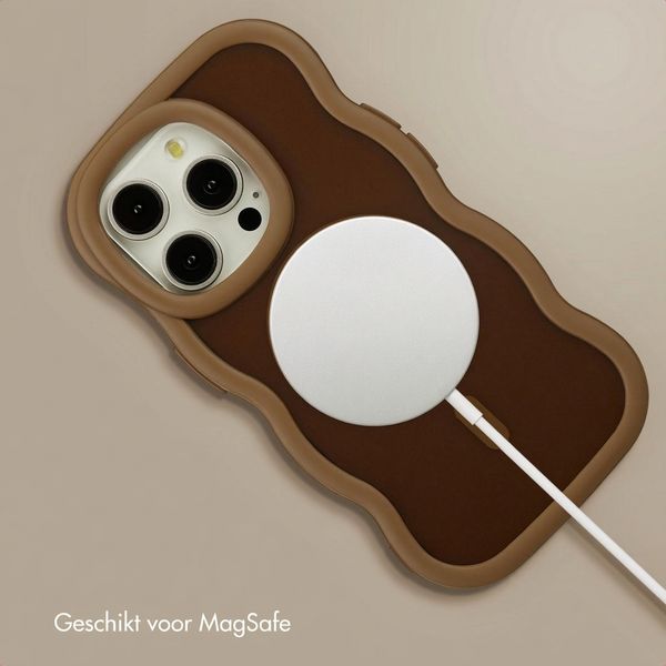 Selencia Wavy Backcover met MagSafe Apple iPhone 14 Pro - Mocha Brown