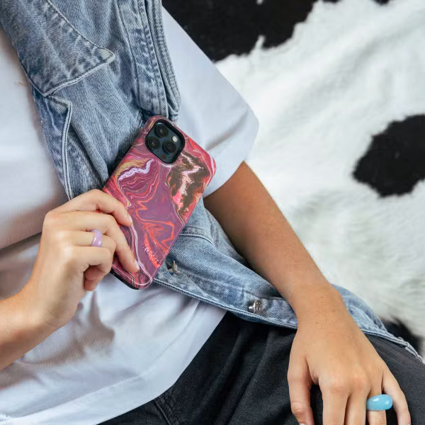 Selencia Vivid Backcover met MagSafe Apple iPhone 15 Pro - Marble Purple