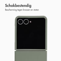 Accezz Liquid Silicone Backcover met MagSafe Samsung Galaxy Z Flip 8 - Cooper Green