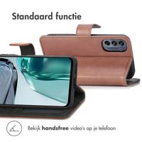 imoshion Luxe Bookcase Motorola Moto G62 - Bruin