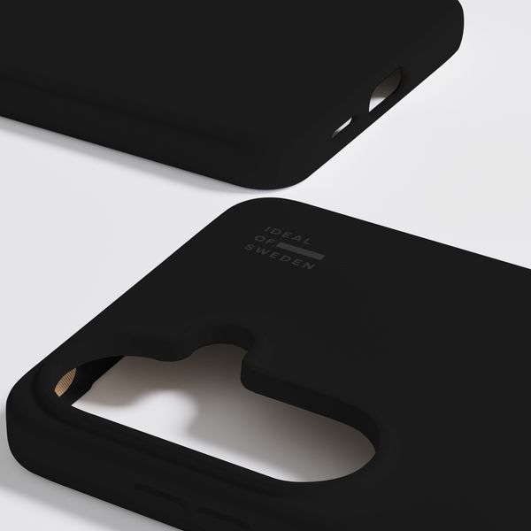iDeal of Sweden Silicone Case met MagSafe Samsung Galaxy S26 Plus - Zwart