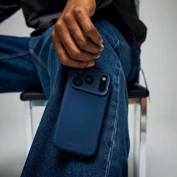 Decoded Silicone Backcover MagSafe Apple iPhone 17 Pro Max - True Navy